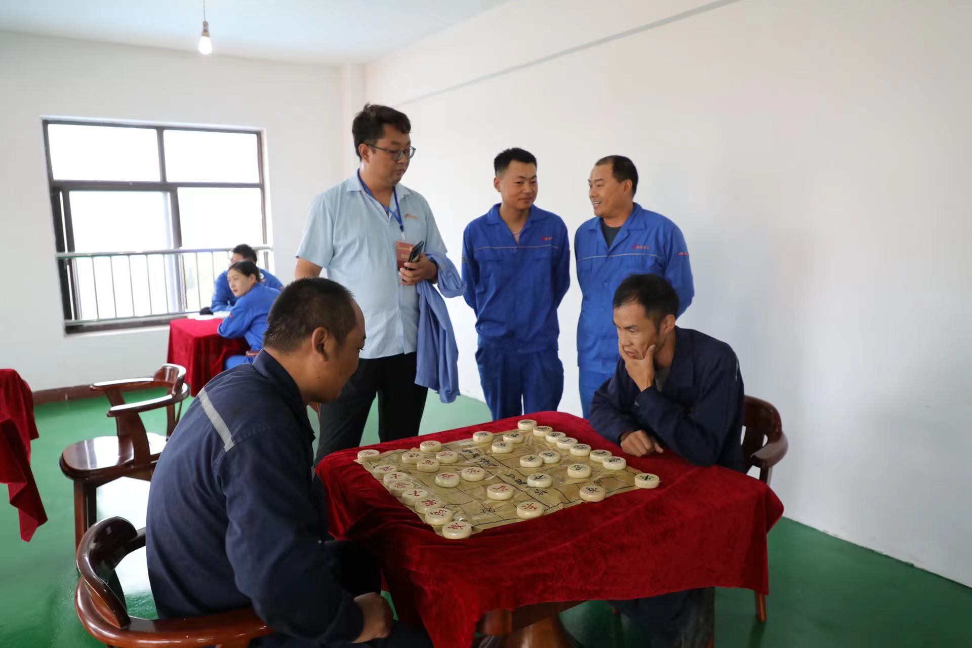鉴黑担保网集团职工活动中心揭牌典礼暨夏季职工趣味活动会